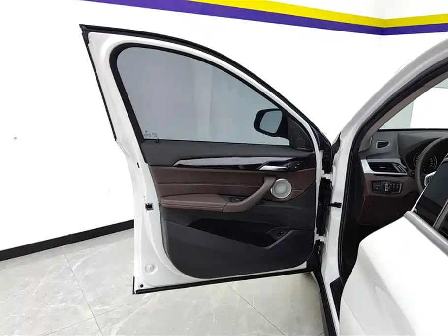 BMW X1 2021 sDrive20Li Fashion фото 7