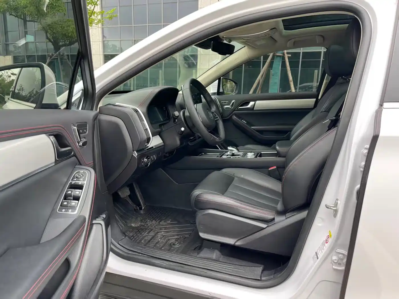 BYD Tang New Energy 2018 DM 2.0T Full-time 4WD Smart Connect Creation Edition 5-seater China V фото 3