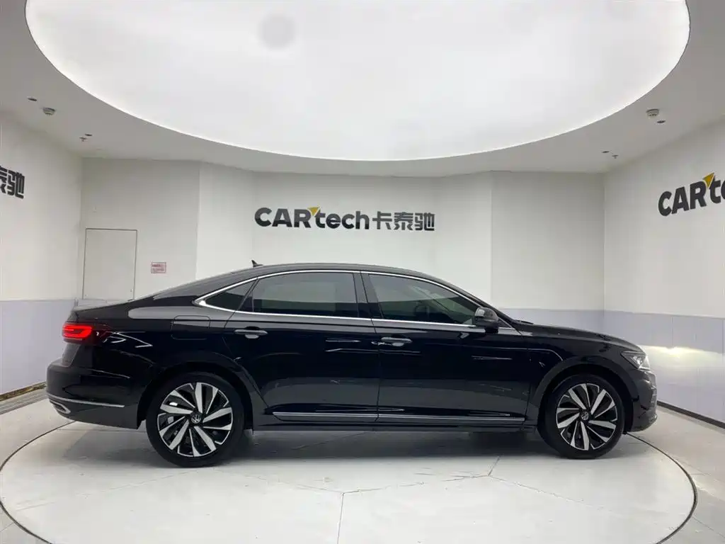 Volkswagen Passat 2022 330TSI Elite Edition фото 4