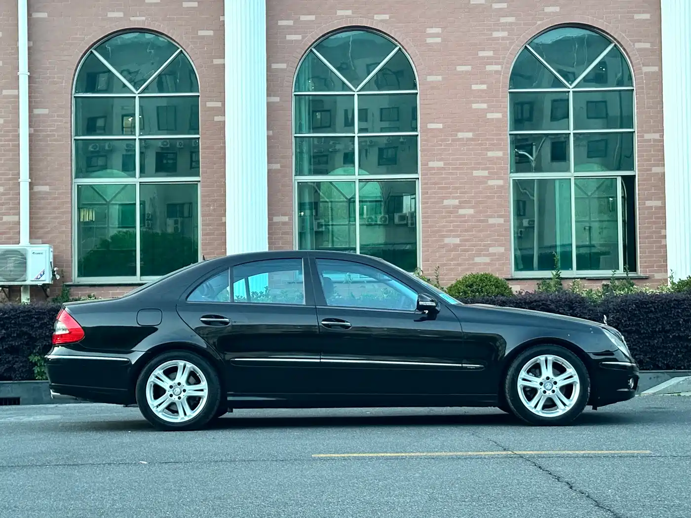 Mercedes-Benz E-Class 2008 Model E 280 Personality Sport Edition фото 5