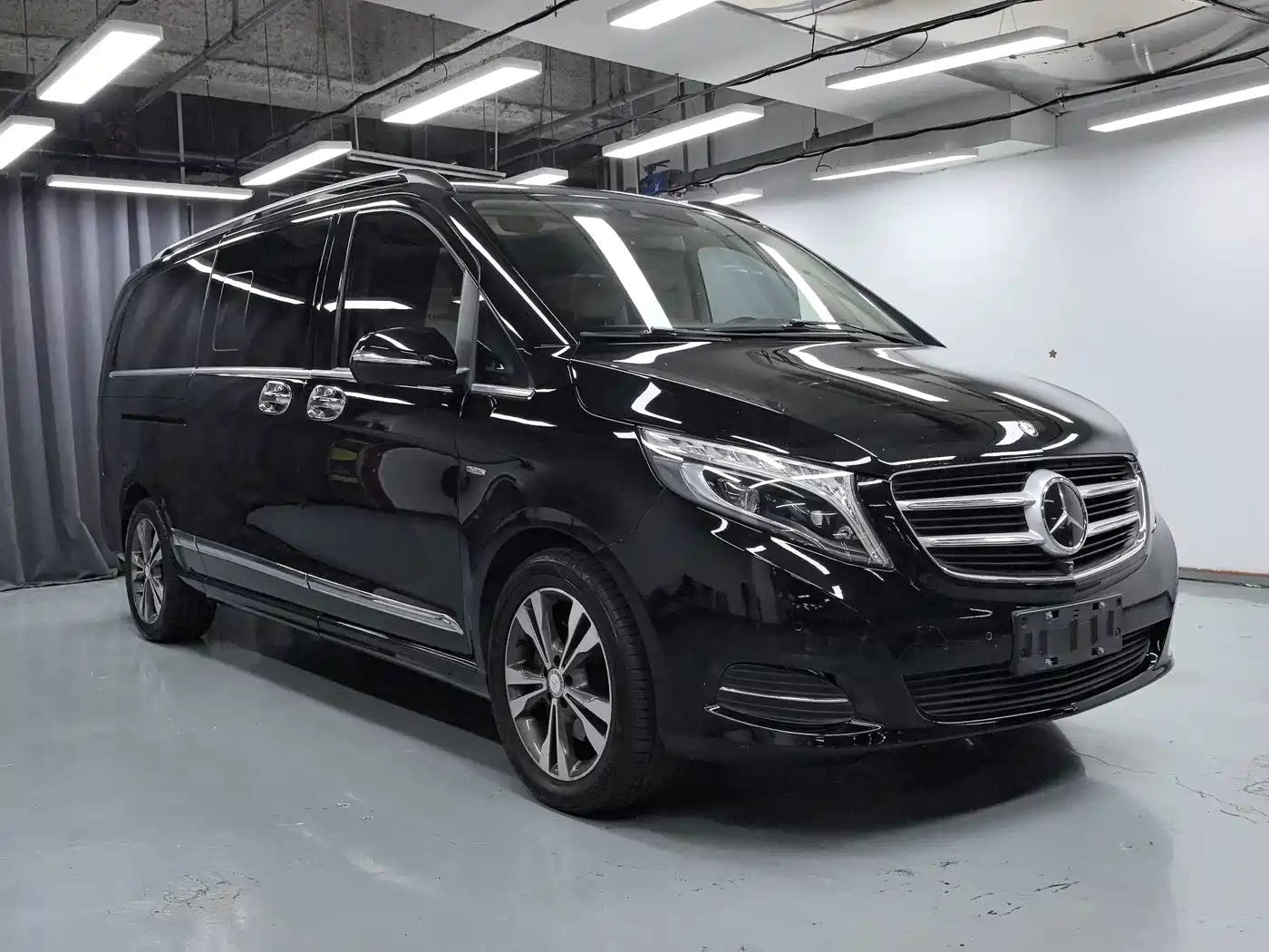Mercedes-Benz V-Class 2017 2016 V 260 L Premium Long