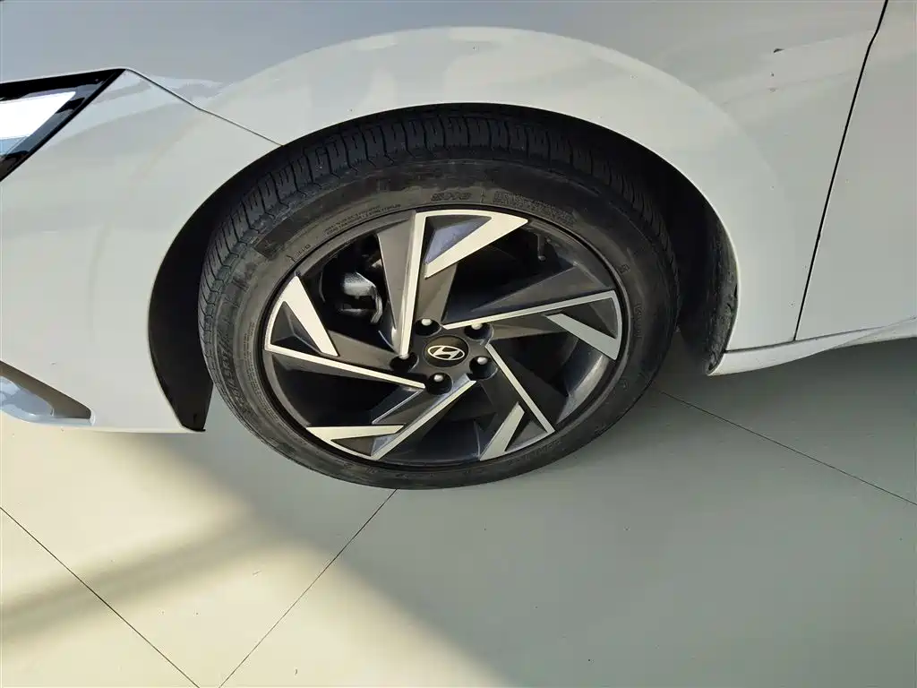 Hyundai Elantra 2023 1.5L CVT GLX Elite Edition фото 23