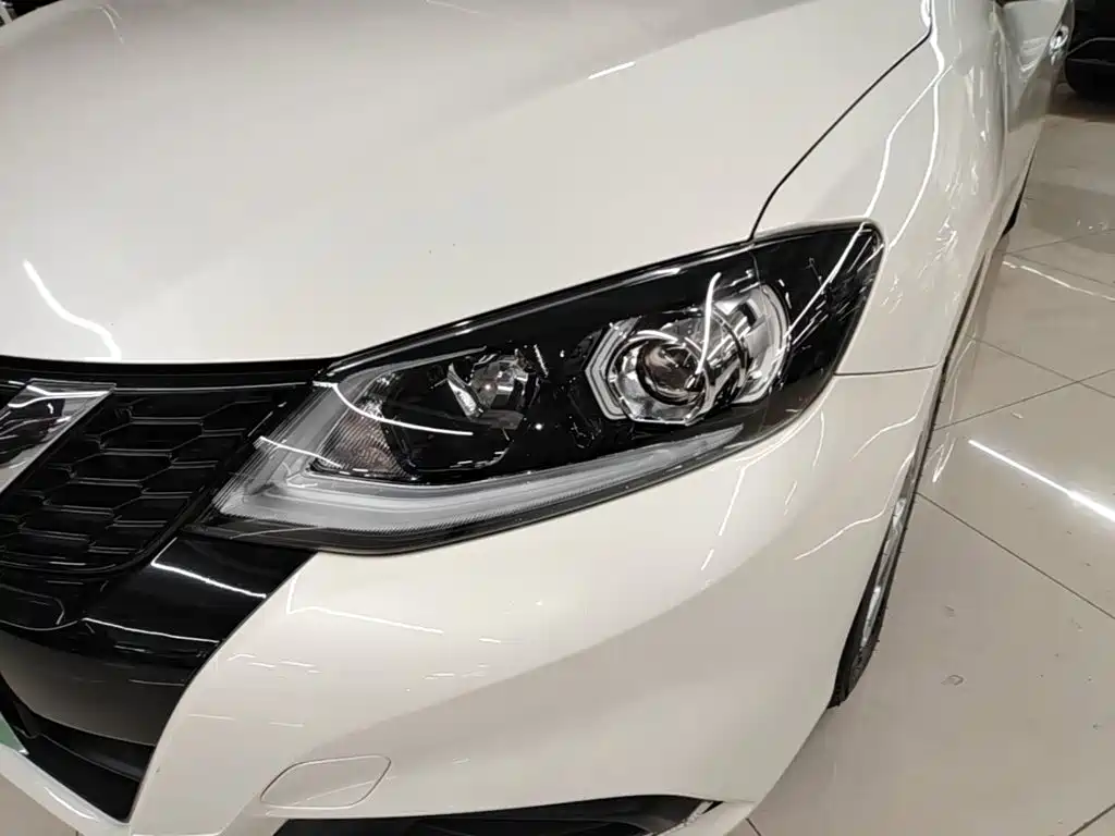 Nissan Tiida, миниатюра 24