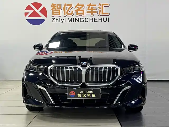 BMW 5 Series 2024 530Li Premium M Sport Package — фото 2