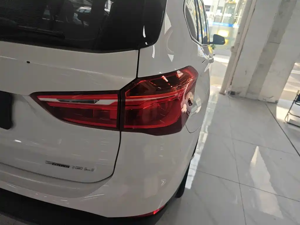 BMW X1 2019 sDrive18Li Fashion Model фото 24