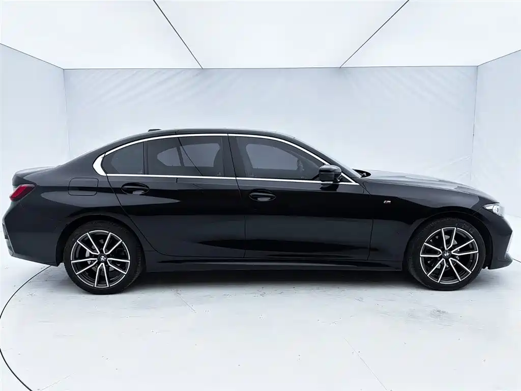 BMW 3 Series 2023 320Li M Sport Package фото 9