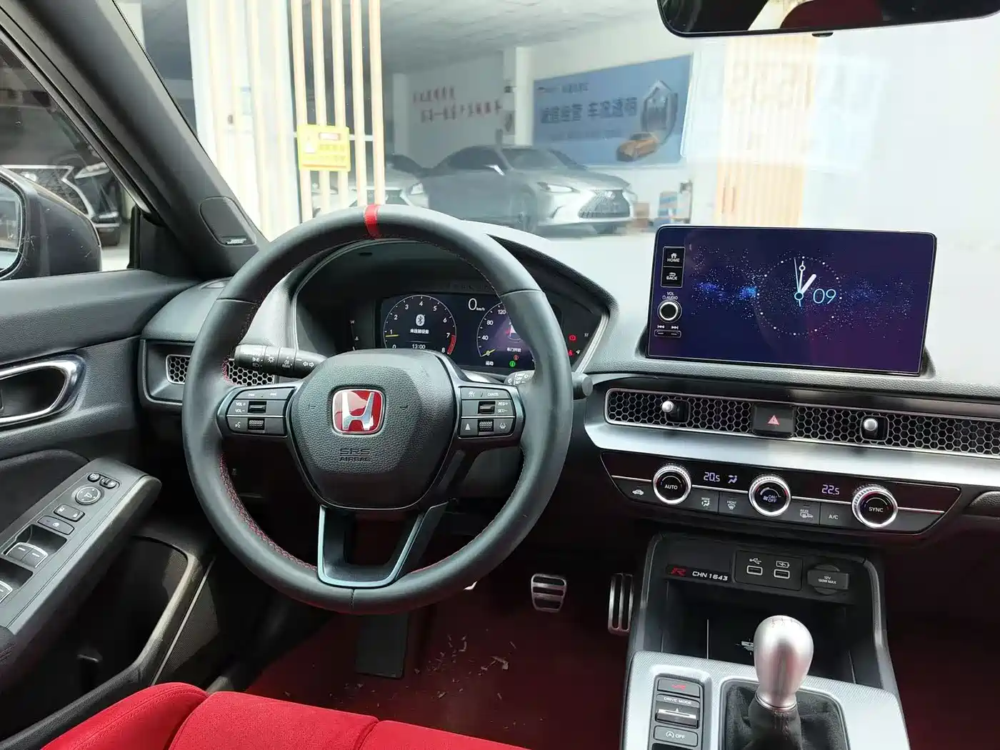 Honda Civic (Import) 2023 2.0T 420TURBO TYPE R фото 9