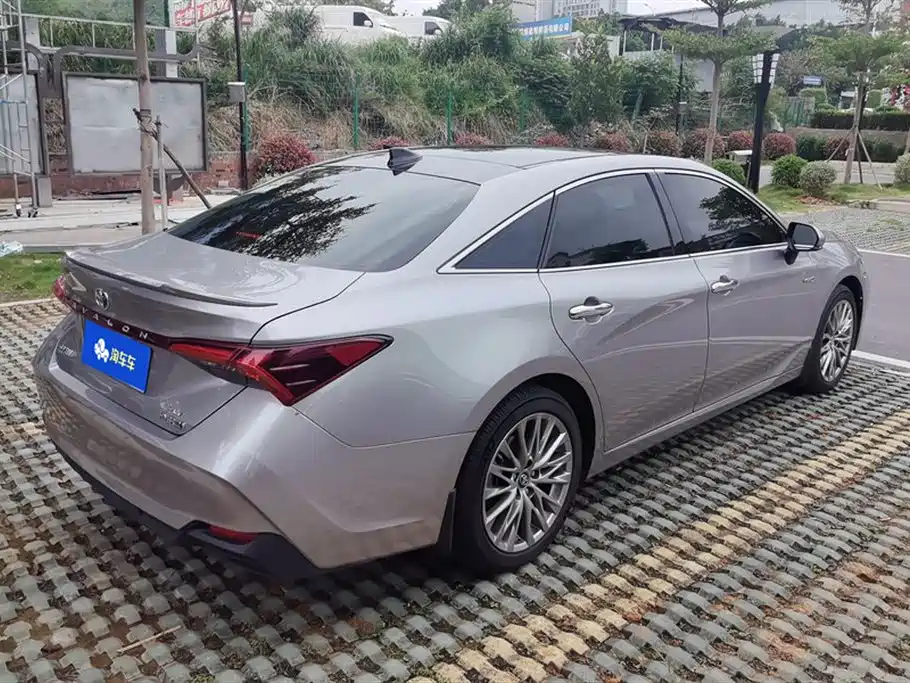 Toyota Avalon 2022 Hybrid 2.5L XLE Premium Edition фото 3