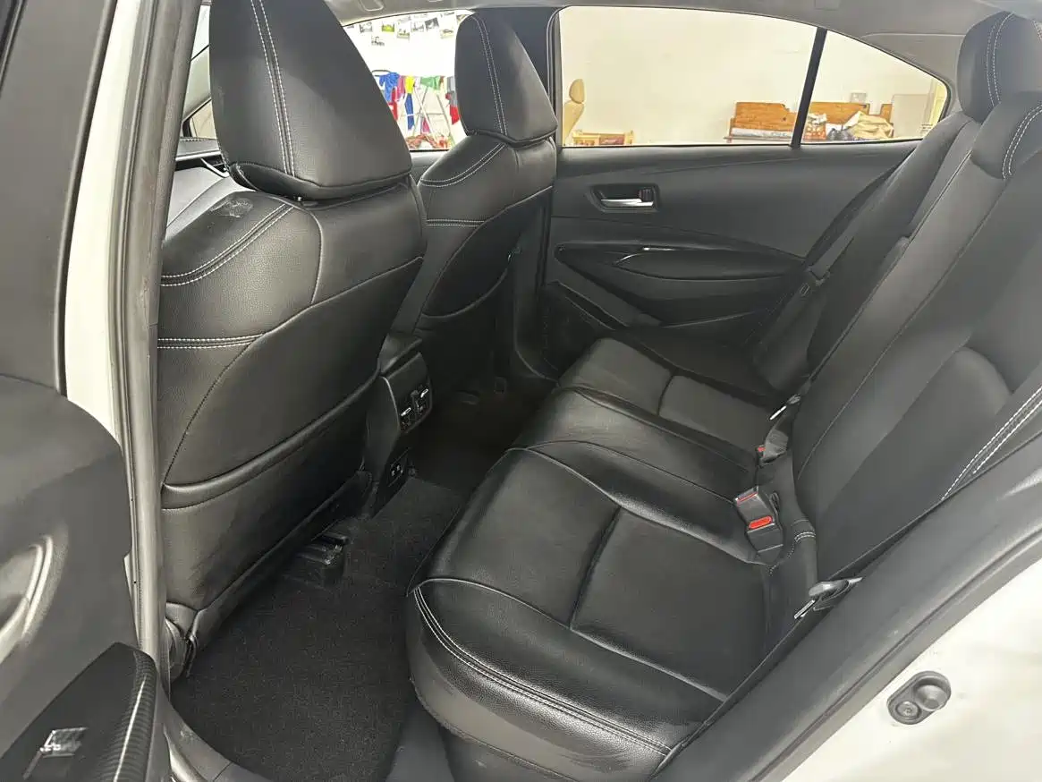 Photo 10 - Toyota Corolla