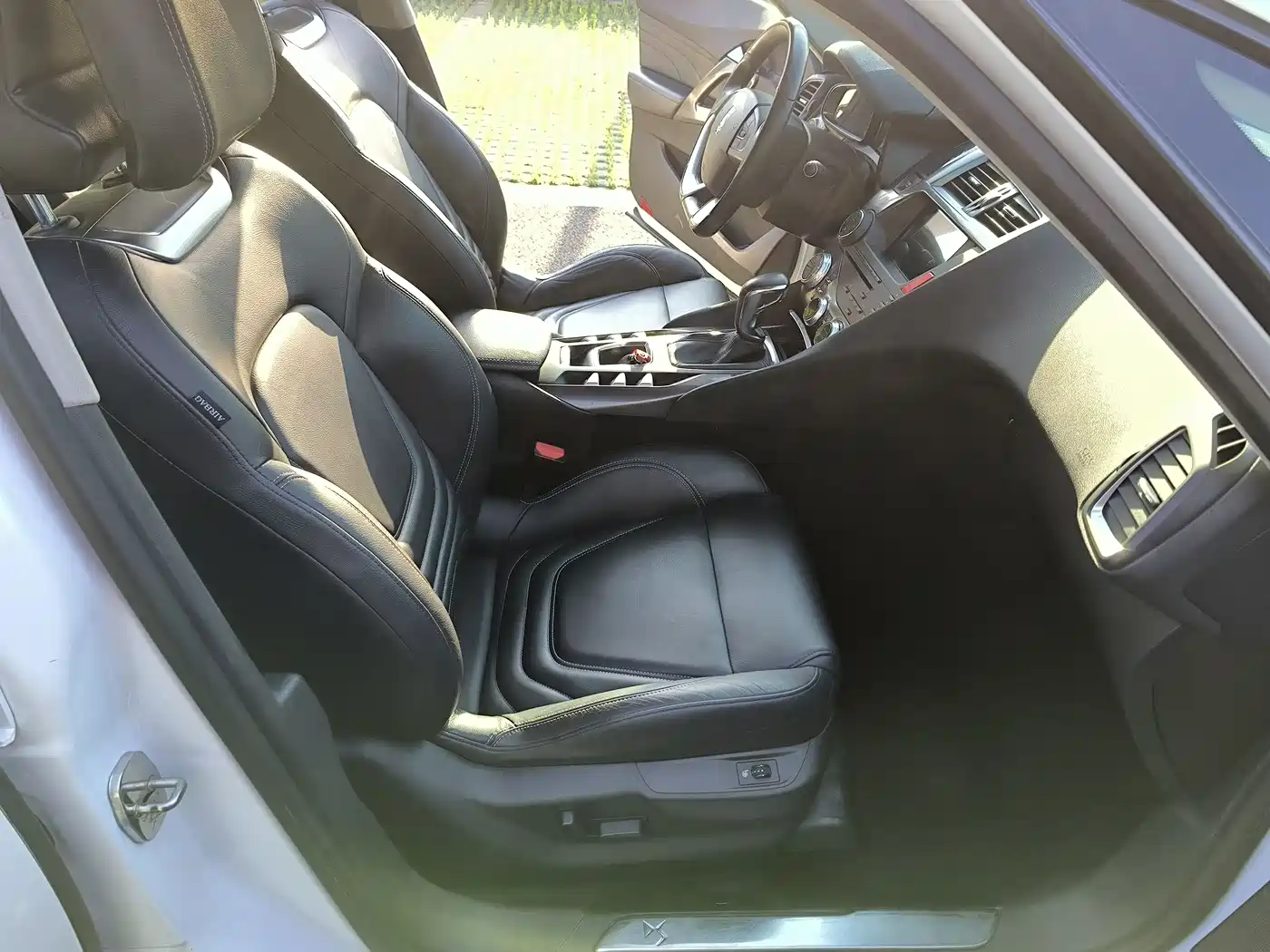 DS 5 2014 1.6T Luxury THP160 фото 9
