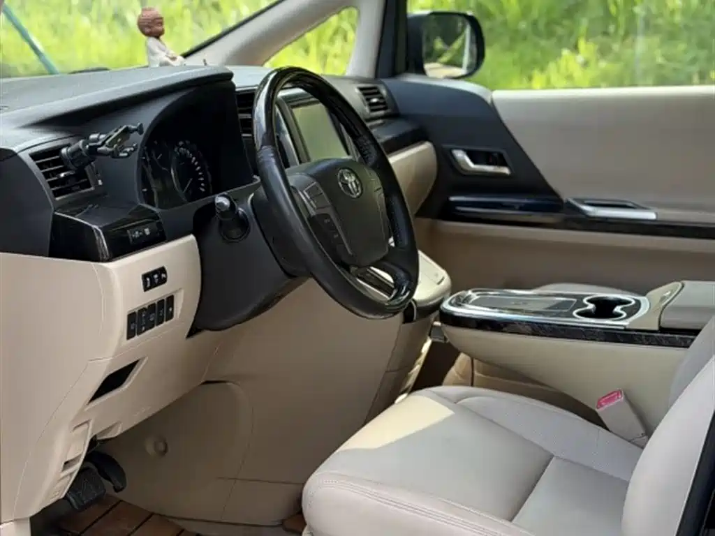 Toyota Alphard 2012 3.5L Luxury Edition фото 3