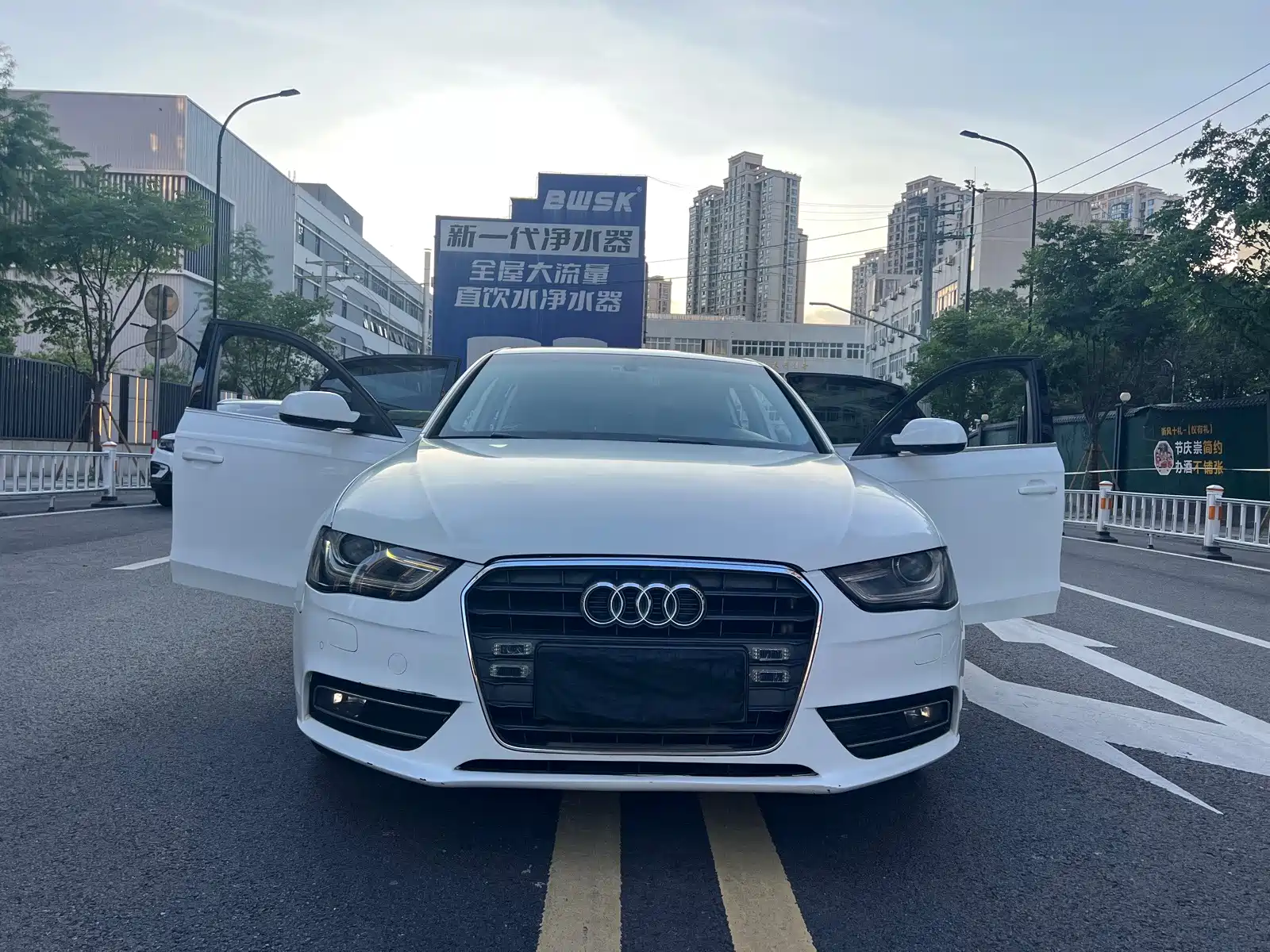 Фото 2 - Audi A4L