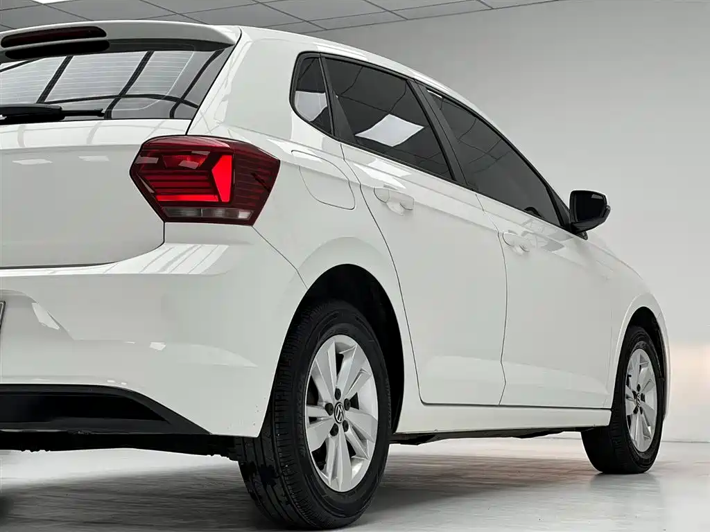 Volkswagen Polo 2021 Plus 1.5L Automatic Panorama Enjoyment Edition фото 8