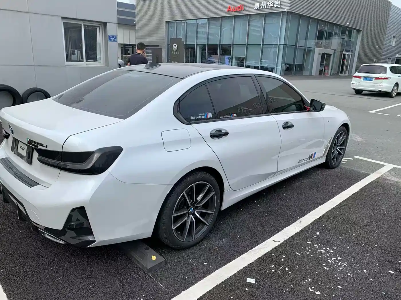 BMW 3 Series 2023 320Li M Sport Package фото 8