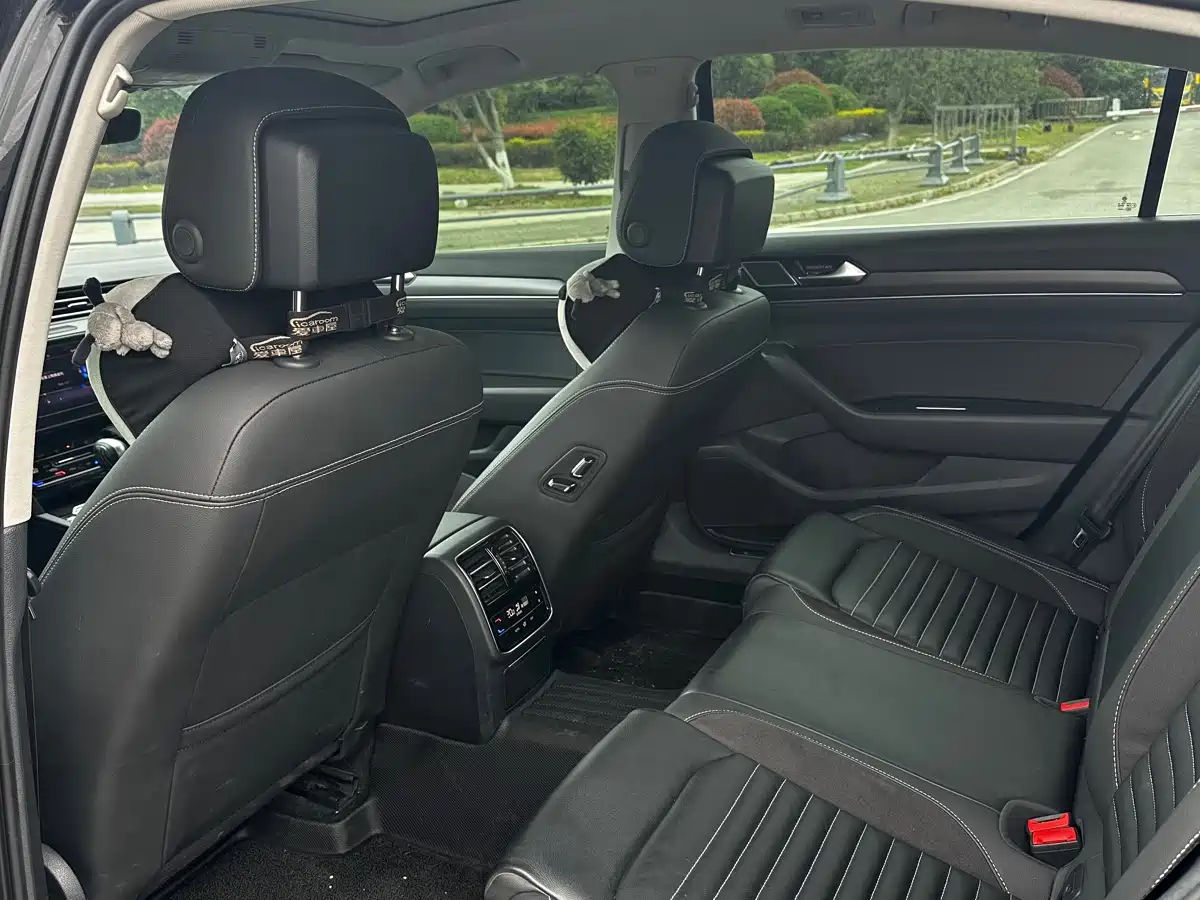 Volkswagen Magotan 2020 330TSI DSG Luxury фото 9