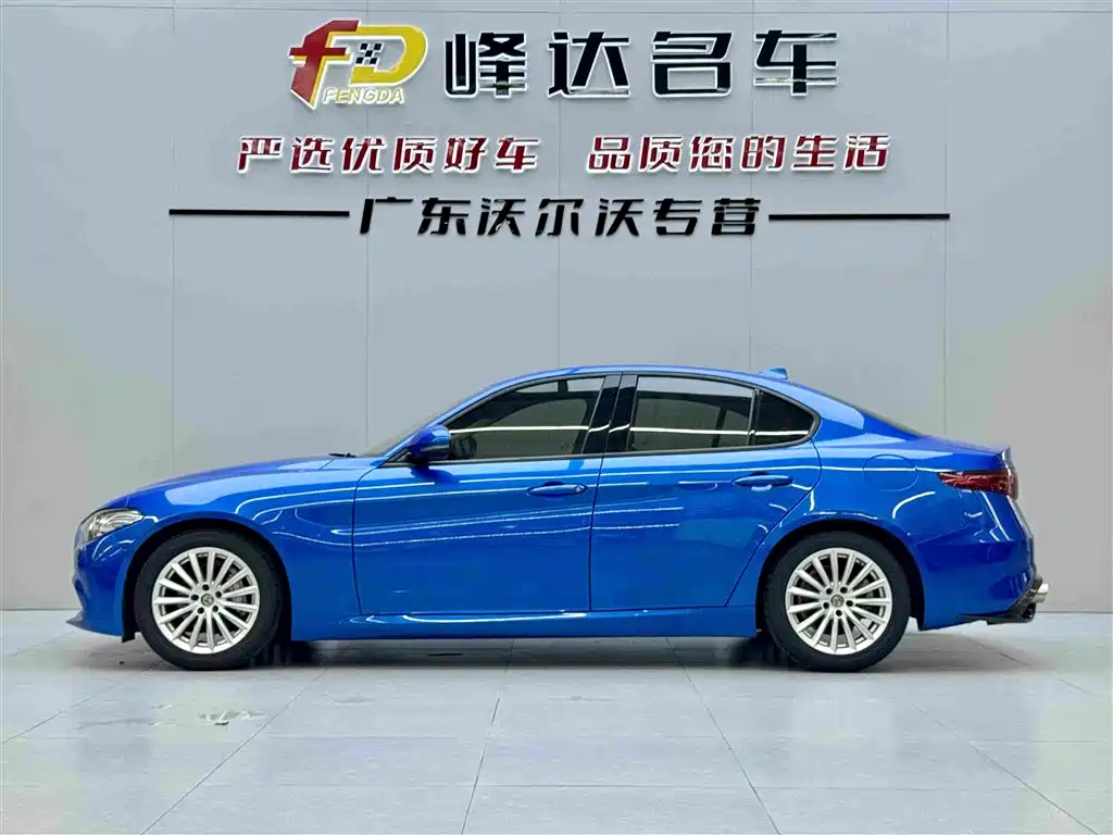 Alfa Romeo Giulia 2019 2017 2.0T 200HP Elite Edition