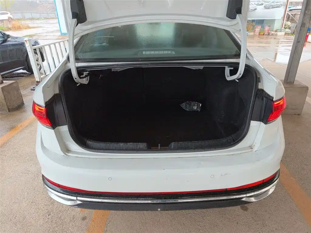 Volkswagen Sagitar 2023 Model Year 200TSI DSG Surpass Edition фото 14