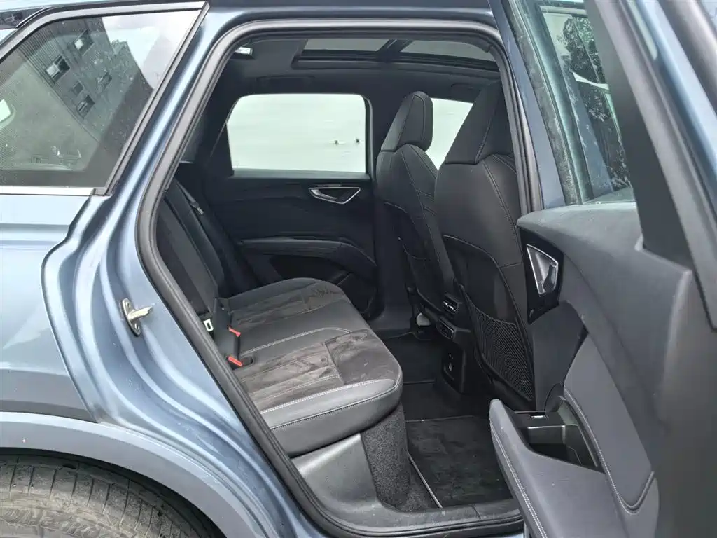 Audi Q4 e-tron 2023 2023 50 e-tron quattro Creation Edition