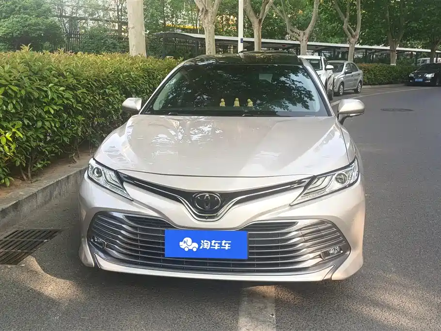 Toyota Camry 2018 2.5G Luxury Edition фото 2