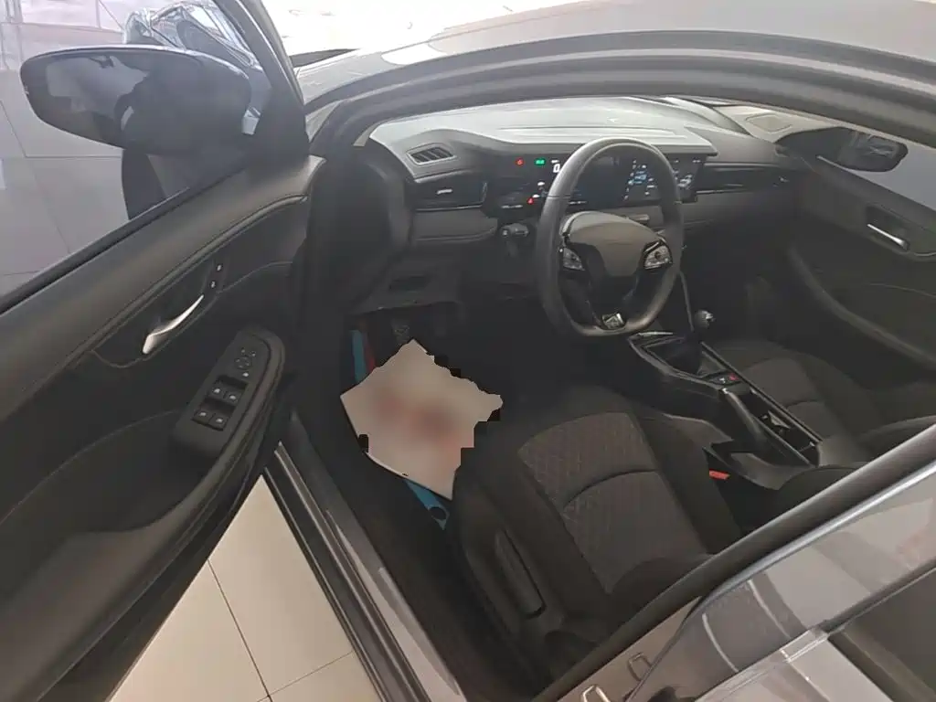 Roewe i5 2025 2026 1.5L Manual Comfort