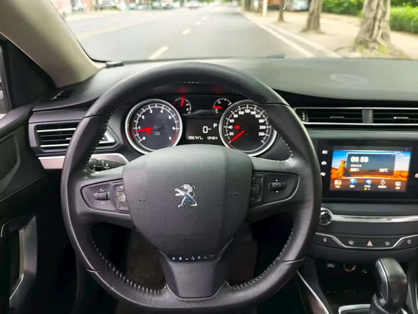 Peugeot 408 2014 1.8L Automatic Luxury Edition фото 9