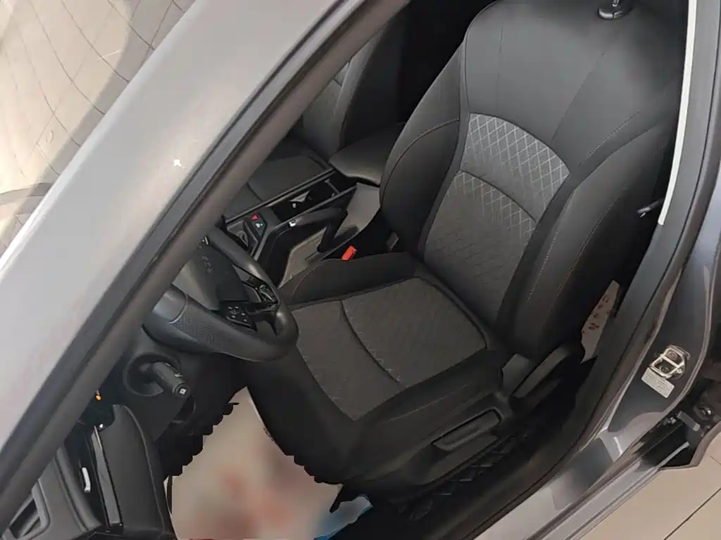 Roewe i5 2025 2026 1.5L Manual Comfort