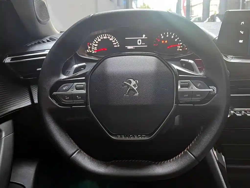 Photo 13 - Peugeot 2008