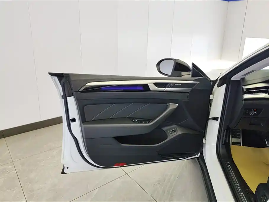 Volkswagen FAW-Volkswagen CC 2024 Shooting Brake 380TSI Hunter Edition фото 7