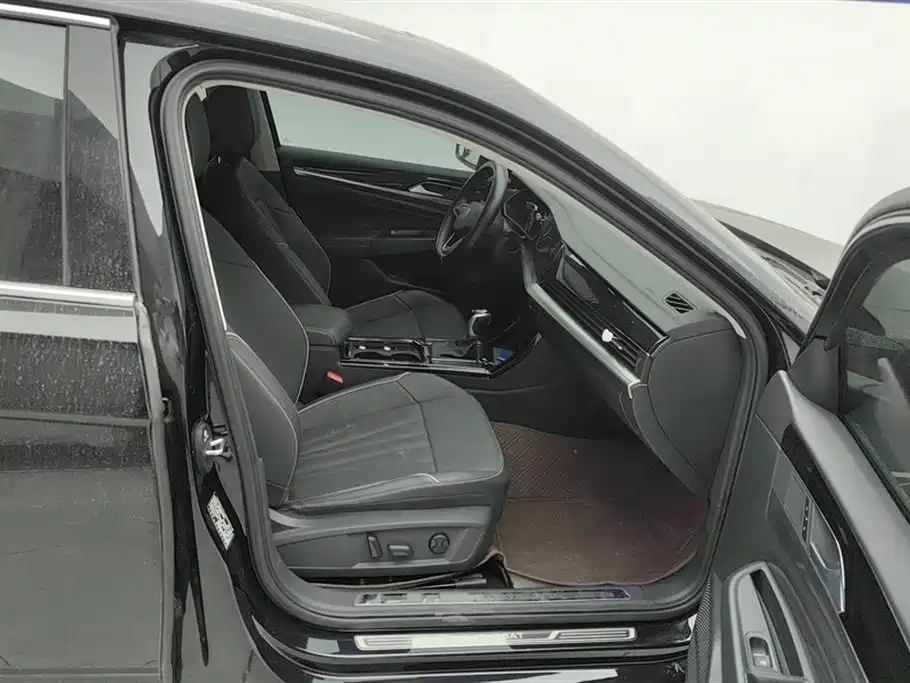 Volkswagen Passat 2024 380TSI Starlight Dragon Soaring Edition фото 8