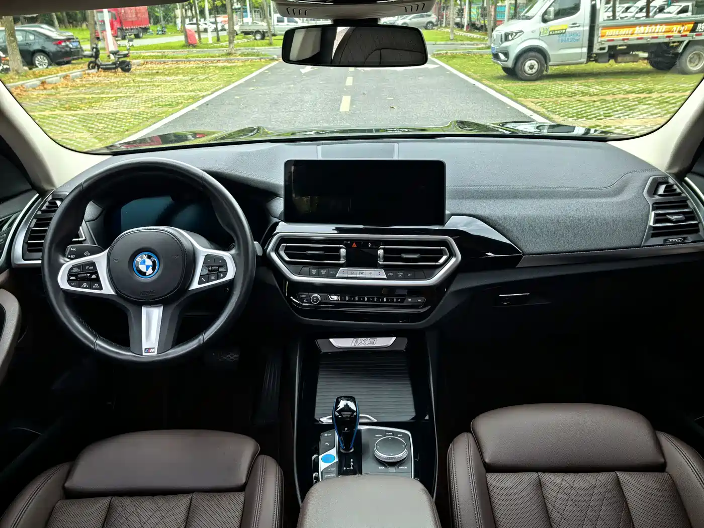 BMW IX3