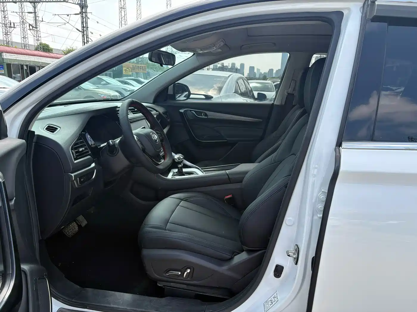 Dongfeng Aeolus Dongfeng Fengshen AX7 2019 2019 1.6T Automatic AI Pioneer (China V)