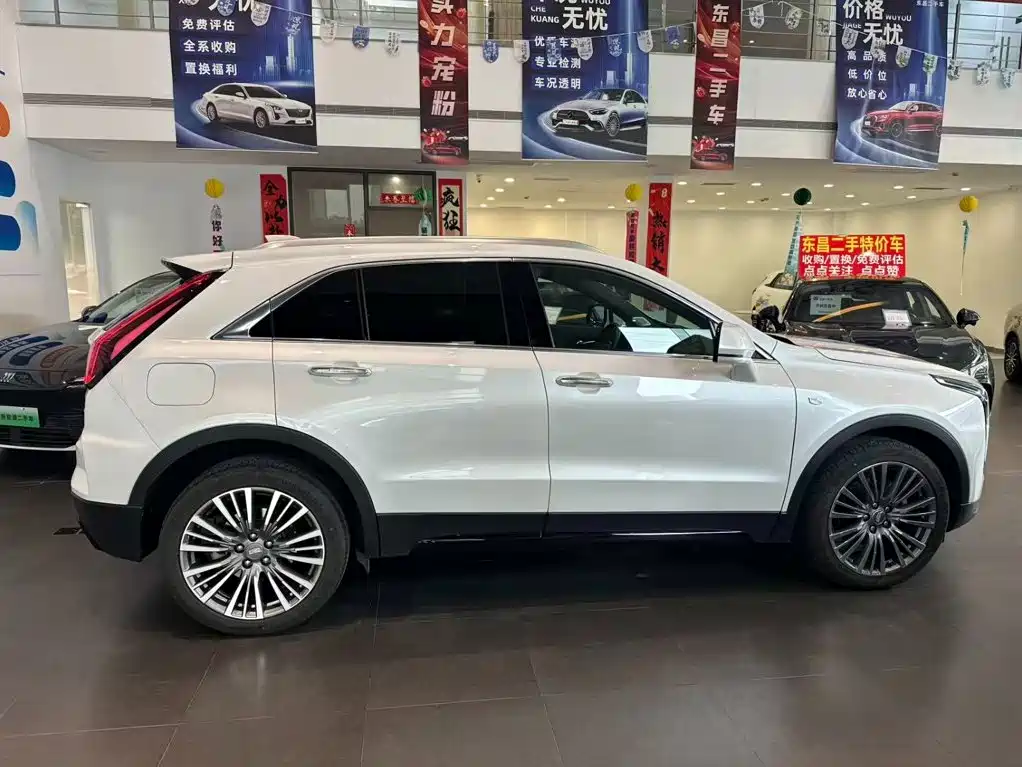 2025 Cadillac XT4