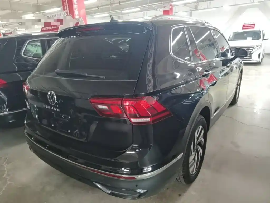Фото 7 - Volkswagen Tiguan L