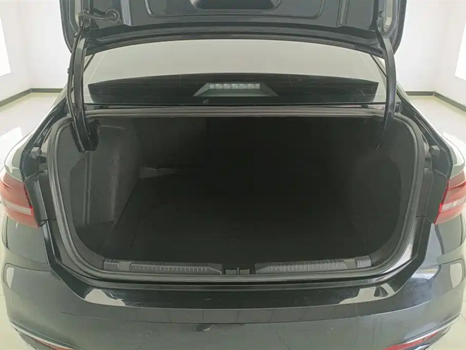 Volkswagen Lavida 2024 Model 300TSI DSG Starlight Full Comfort Edition фото 4