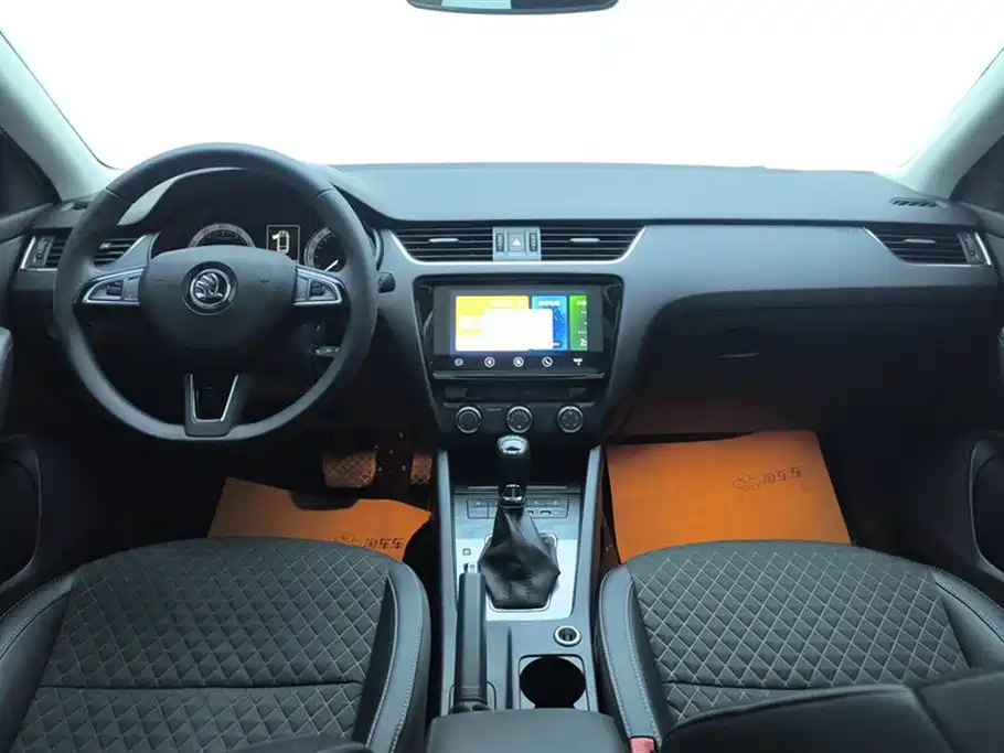Škoda Octavia 2019 Wagon TSI280 DSG Luxury Edition China VI фото 12