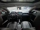 Photo 11 - Peugeot 2008