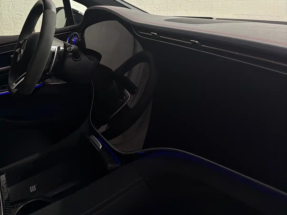 MERCEDES-BENZ EQE AMG