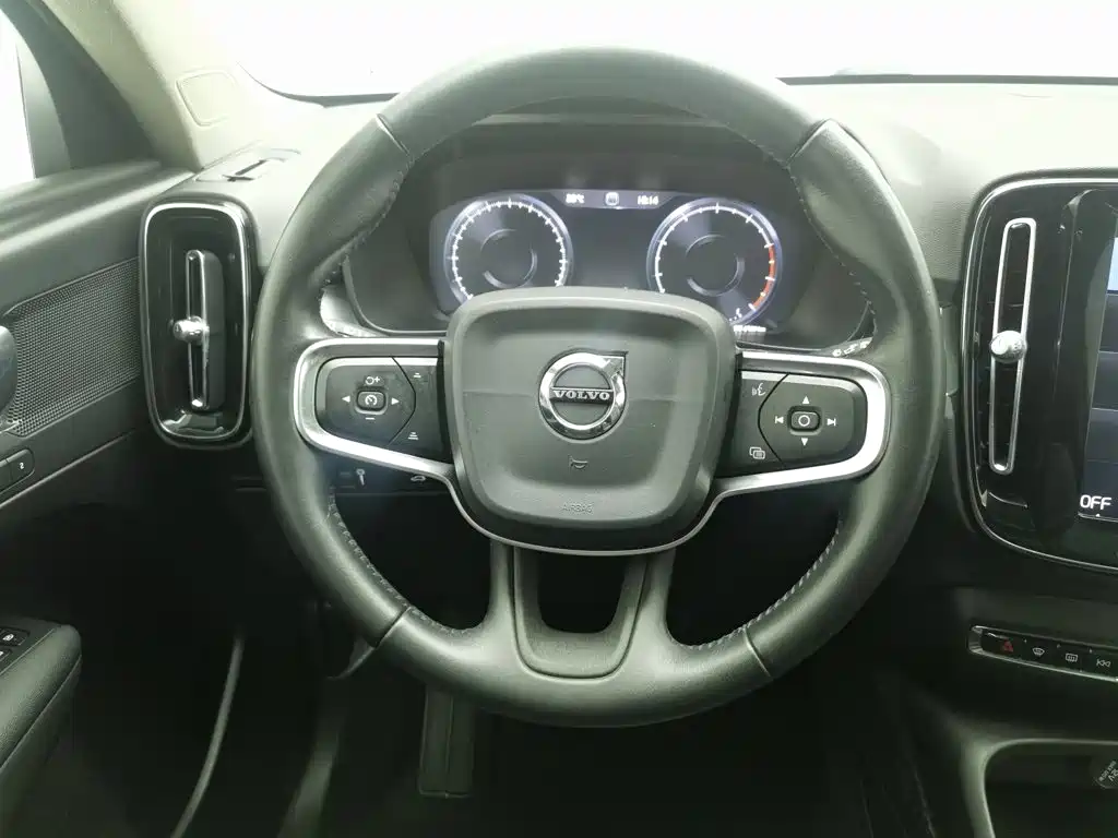 Volvo XC40 (Import) 2018 2019 T4 AWD Dawn Ice White