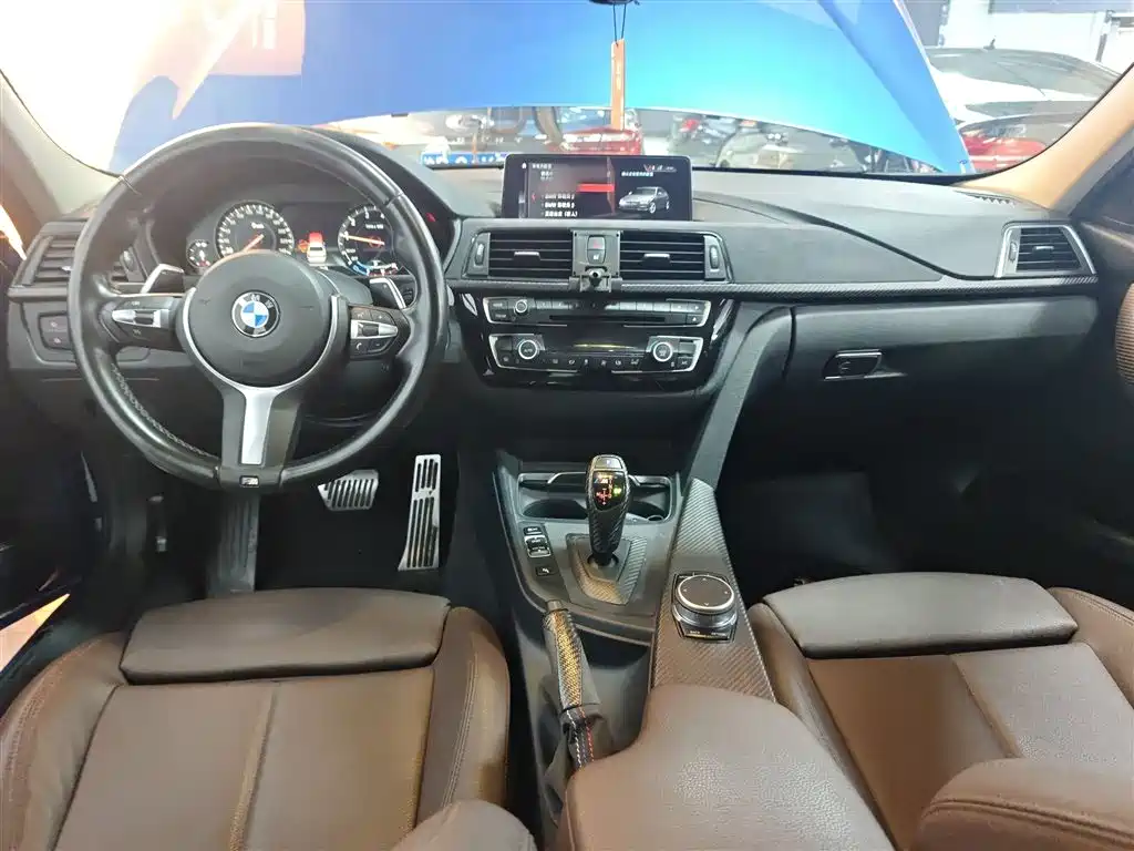 BMW 3 Series 2019 320Li M Sport Package фото 12
