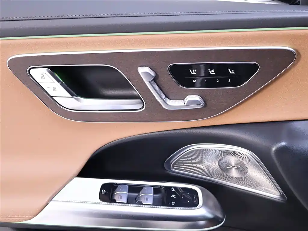 Mercedes-Benz E-Class 2024 Model E 300 L Luxury фото 17