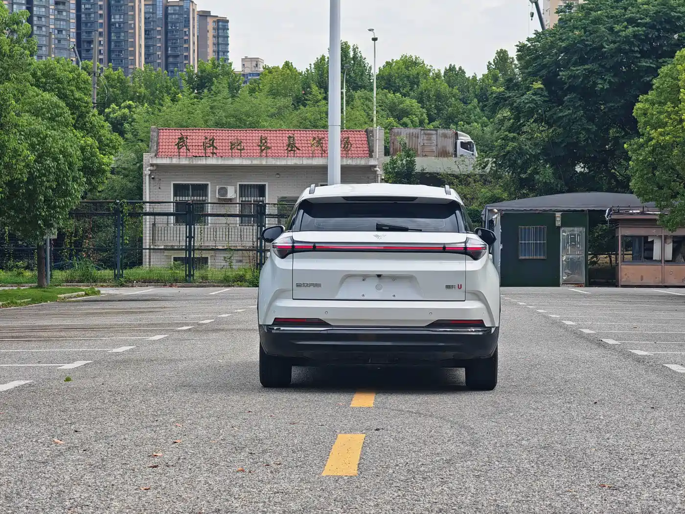 Фото 8 - Nezha Auto Neta U