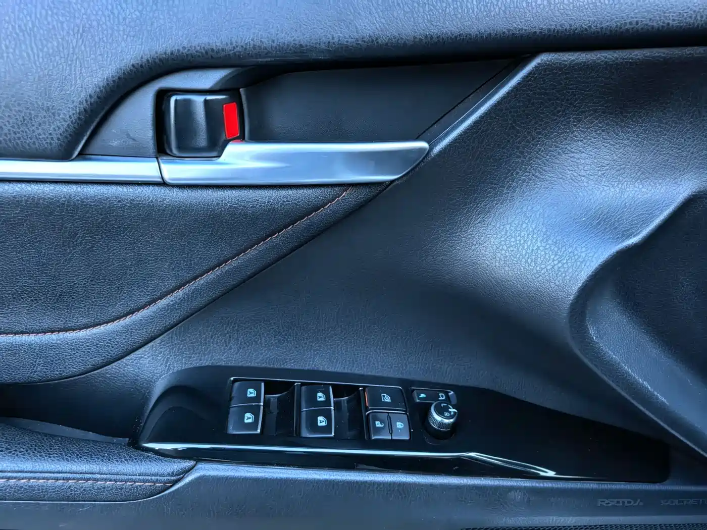 Toyota Camry 2018 2.5G Luxury Edition фото 18