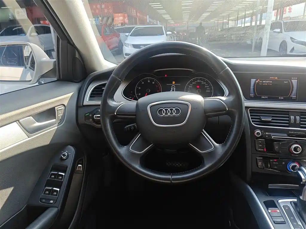 Audi A4L 2016 30 TFSI Automatic Comfort фото 11