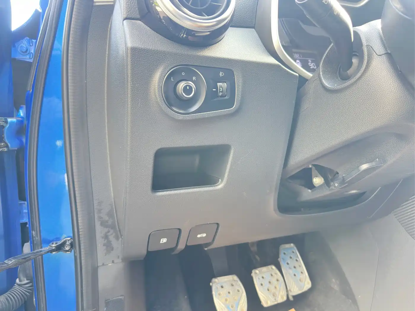 MG ZS 2017 2017 1.5L Manual Premium Internet Edition