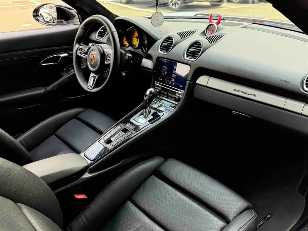 Porsche 718 2016 Cayman 2.0T фото 4
