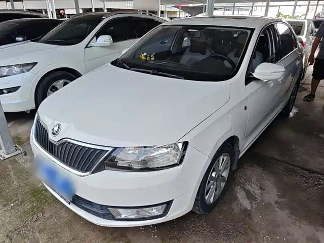  Škoda Rapid 2016 1.4L Manual Pioneer Edition