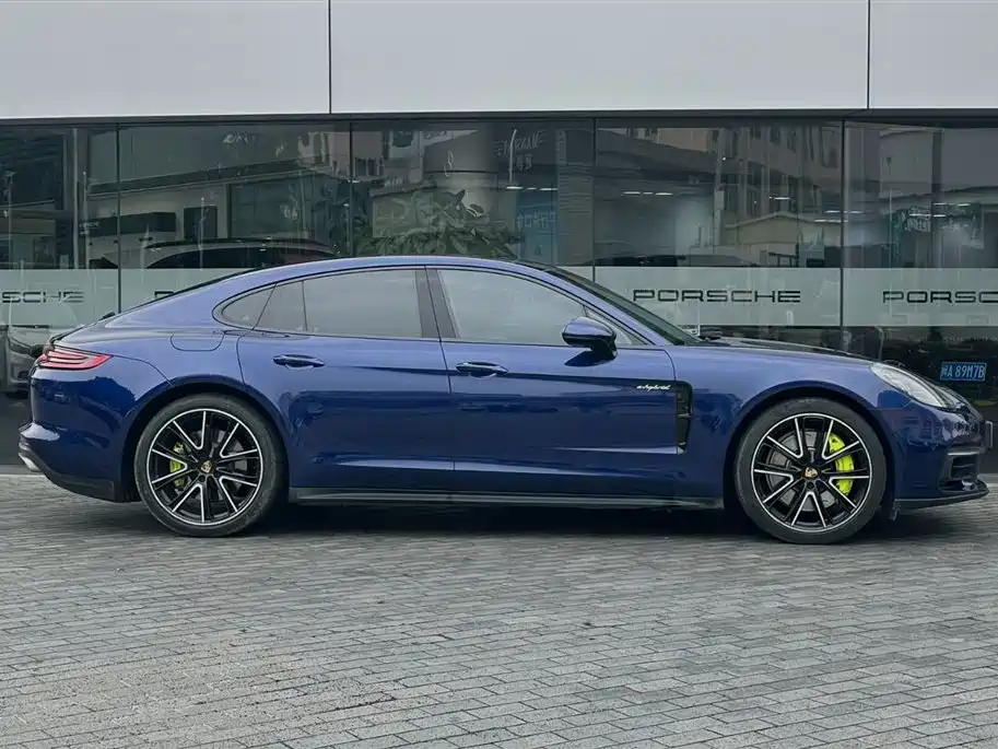 PORSCHE PANAMERA NEW ENERGY