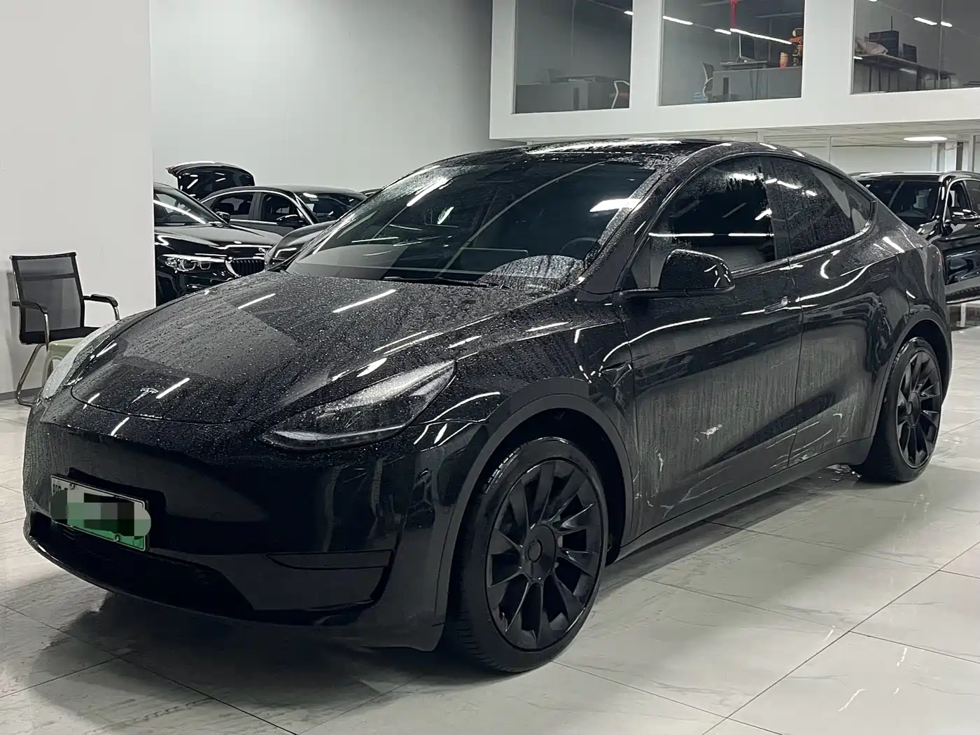 TESLA MODEL Y