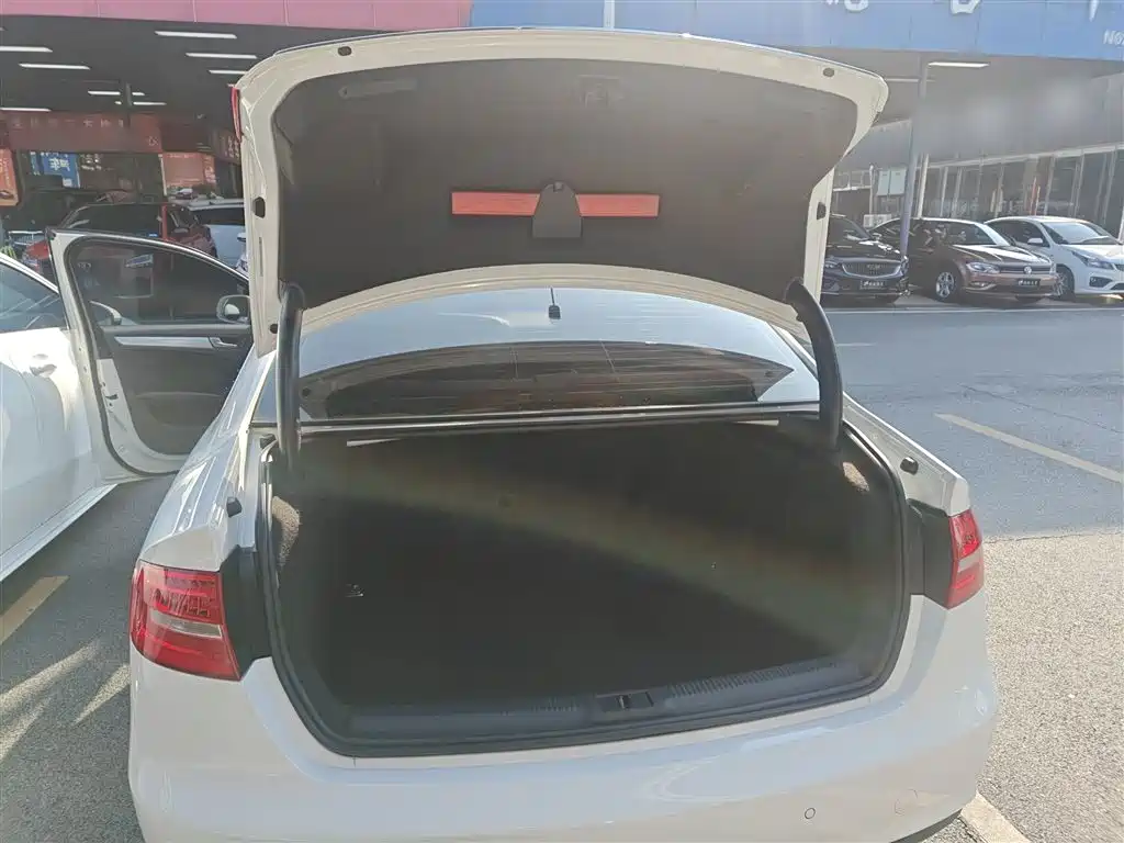 Audi A4L 2016 30 TFSI Automatic Comfort фото 19