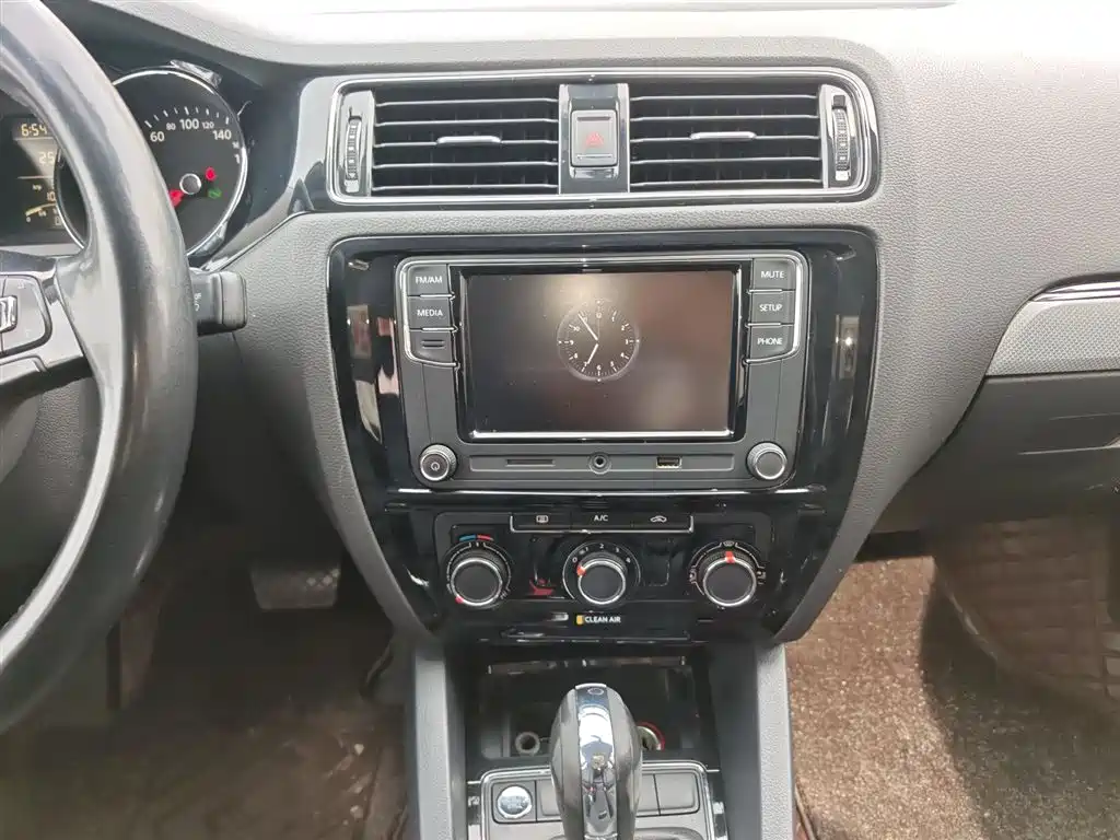 Volkswagen Sagitar 2017 1.6L Automatic Comfort фото 13